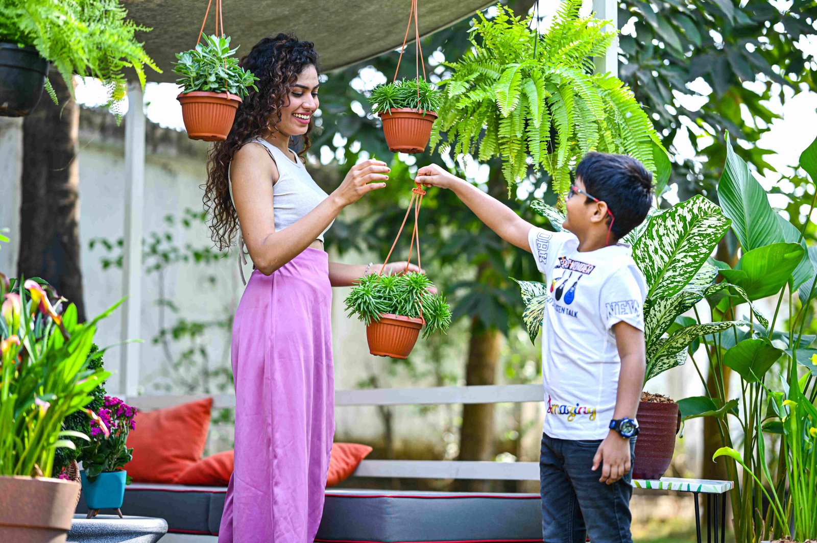 BELLO HANGING PLANTER