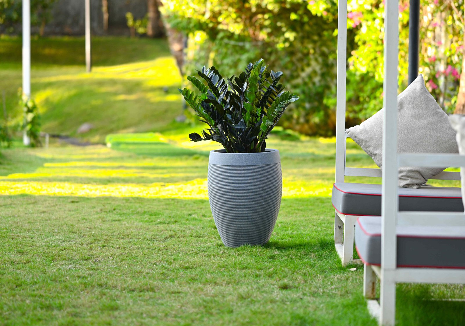 MILANO SHORT STONE FINISH PLANTER